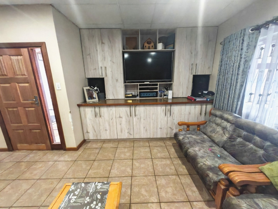 3 Bedroom Property for Sale in Uitsig Free State